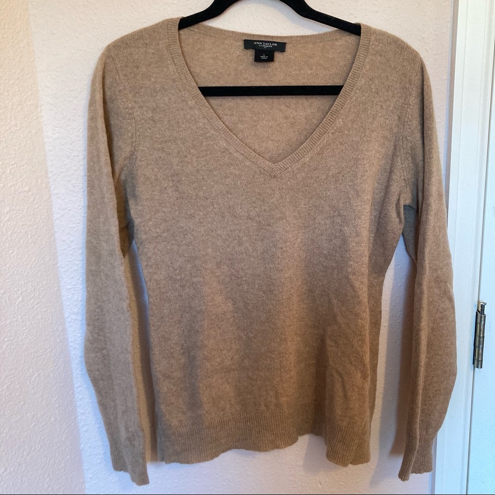 Ann Taylor 100% Cashmere V neck Sweater